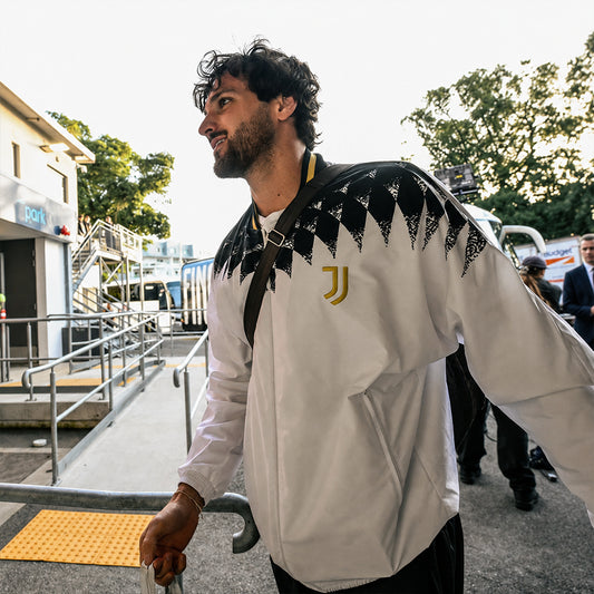 Juventus Turn Jacket