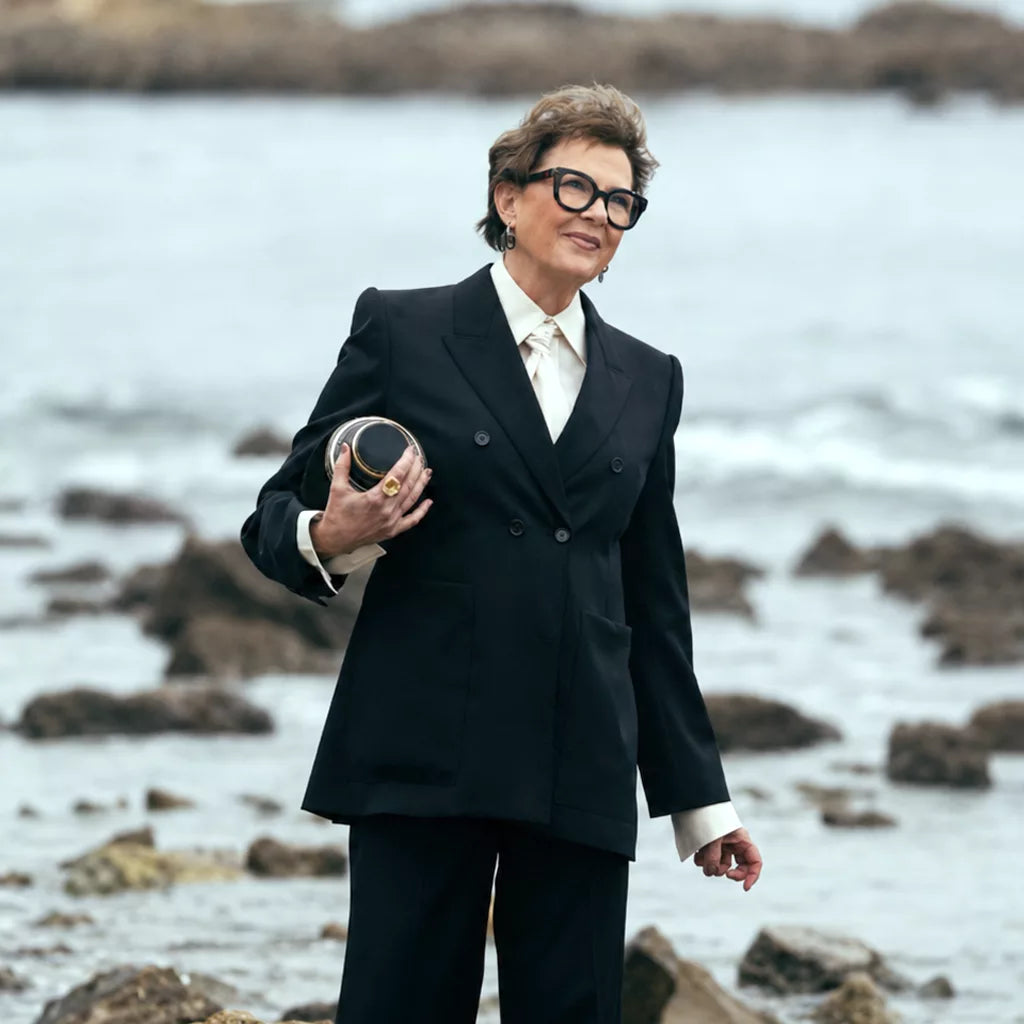 Lucky S01 Annette Bening Black Blazer